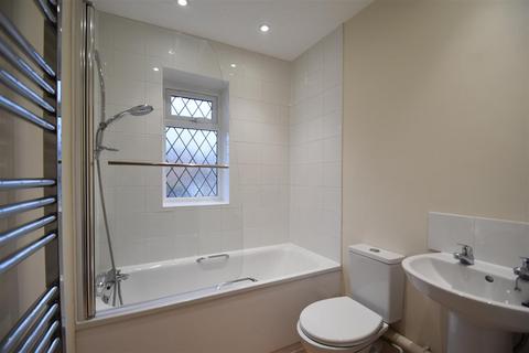 2 bedroom terraced house to rent, Shearwater Close, Stevenage SG2