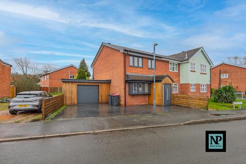 3 bedroom terraced house to rent, Sorrel Drive, Kingsbury, B78