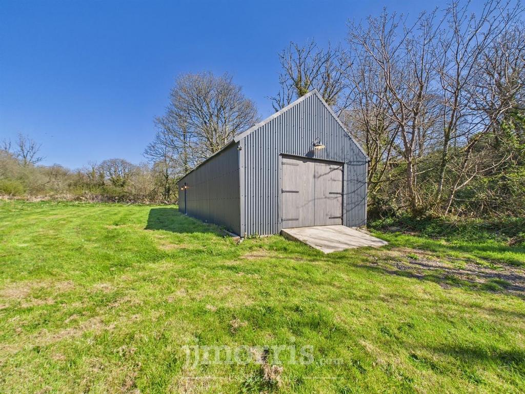 Multipurpose Studio/Garage/Workshop