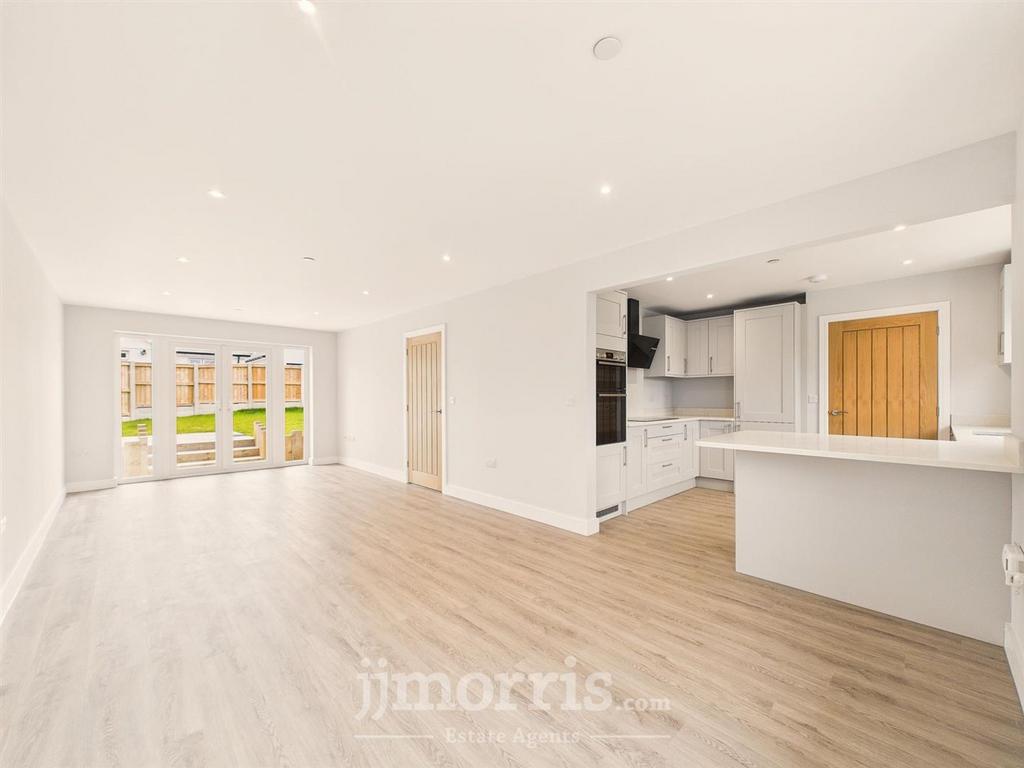 Sitting/Dining Room