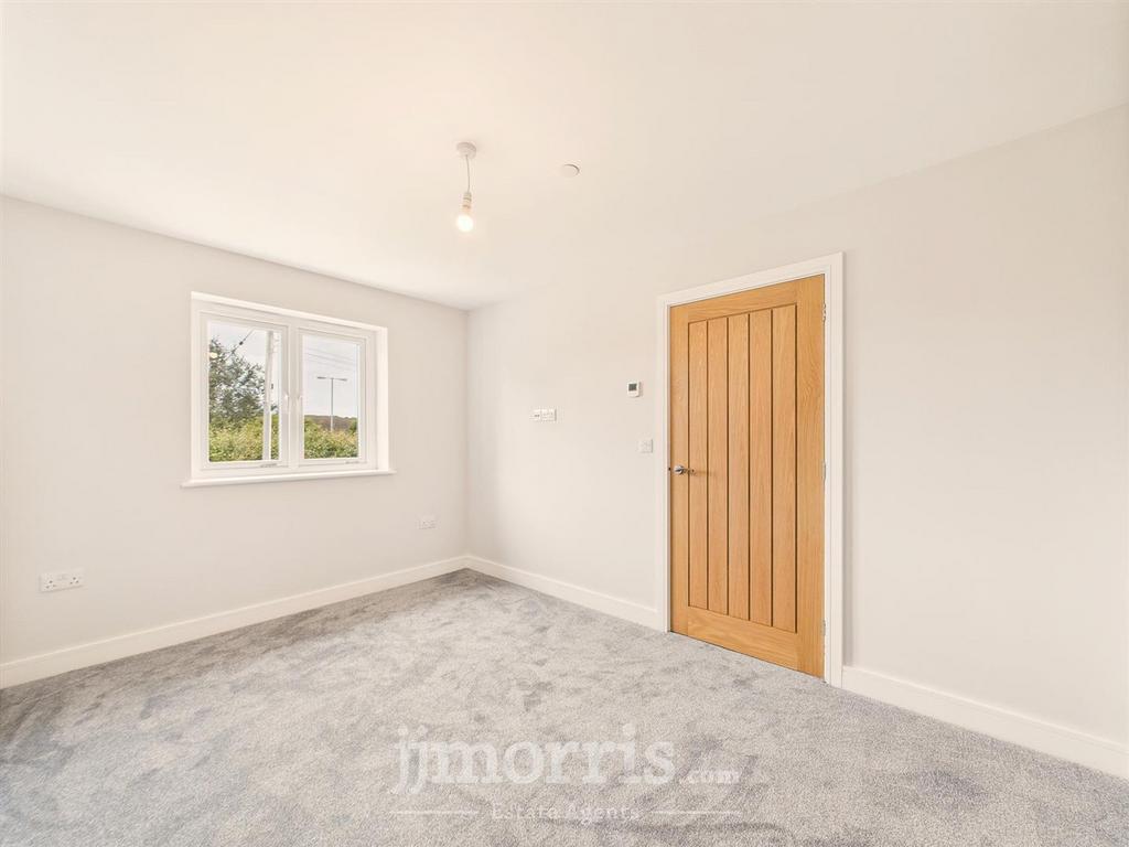 Bedroom 2 (Front)