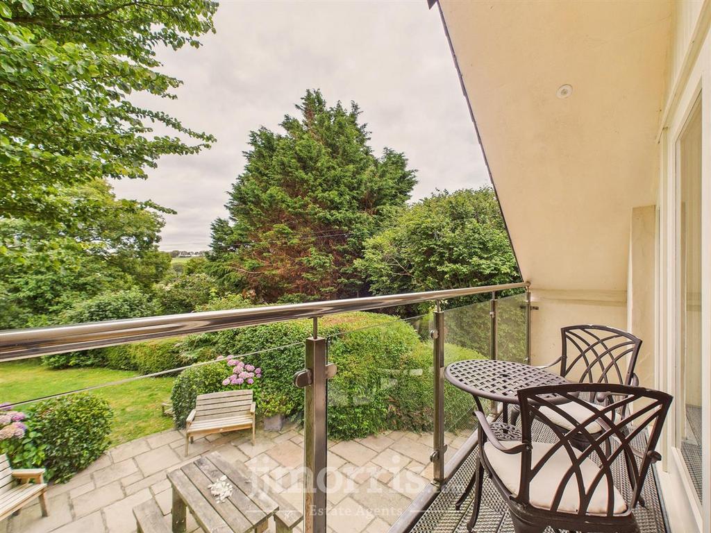 Inverted Balcony