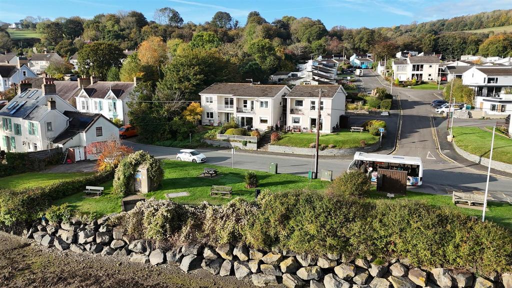 4 Glanteifion Flats, The Moorings St. Dogmaels,...