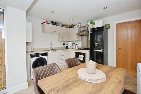 3 bedroom terraced house for sale, Elswick Hopper Close, Brigg