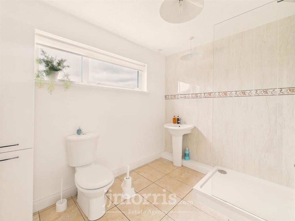 Family Shower Room