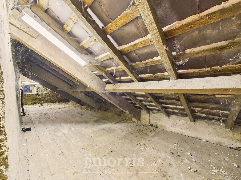 Eaves Storage