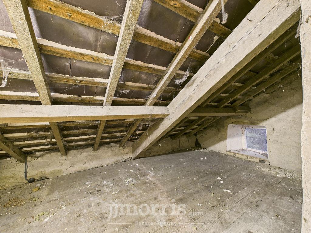 Eaves Storage