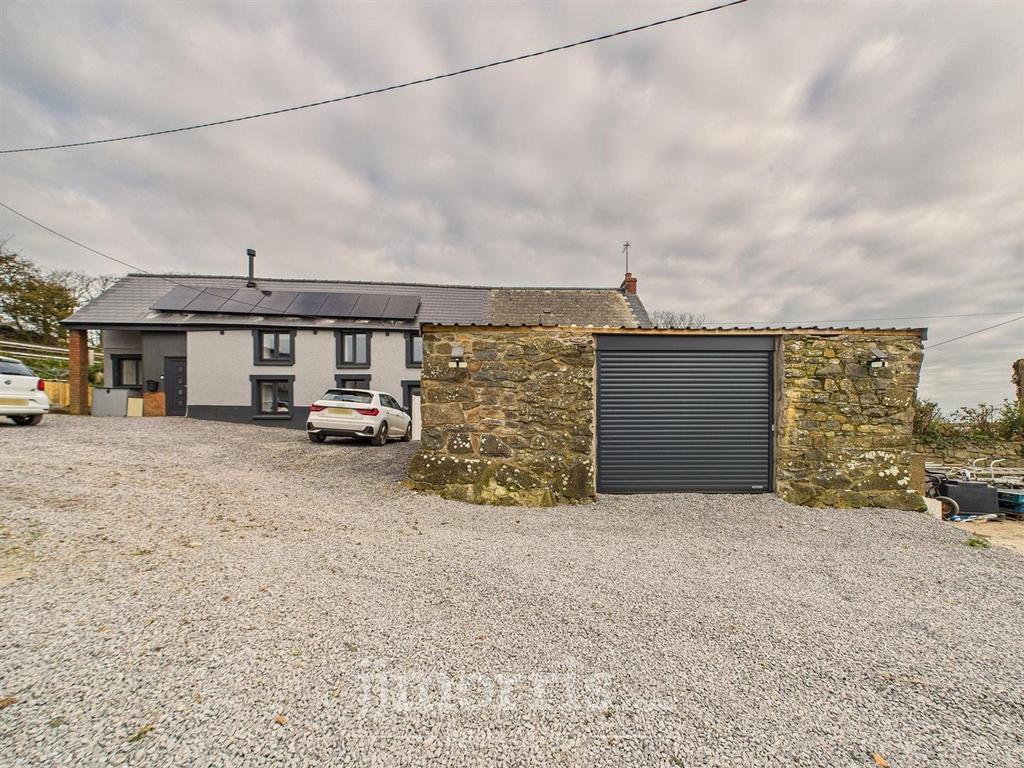 Garage/Workshop