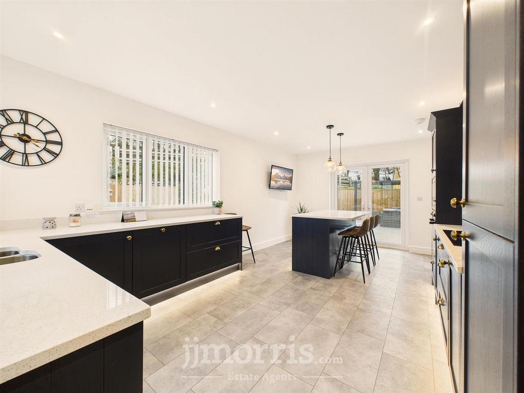 Kitchen/Breakfast Room