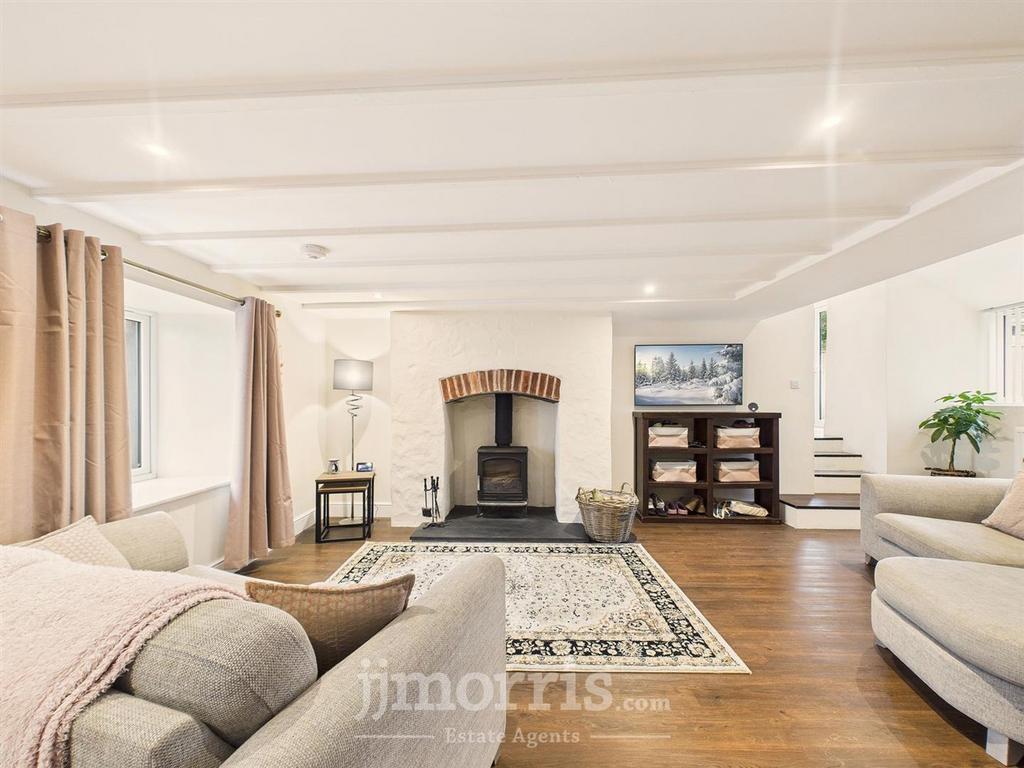 Sitting/Dining Room