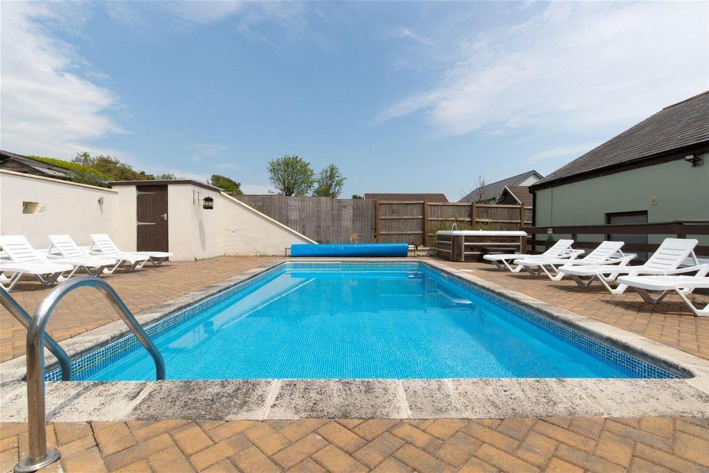 Heated Outdoor Swimming Pool
