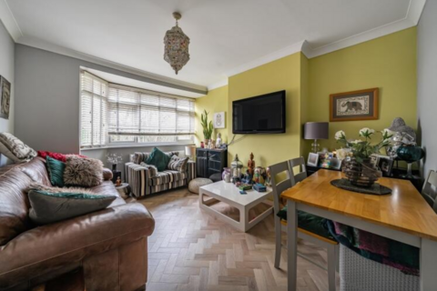 2 bedroom maisonette to rent, The Alders West Wickham BR4