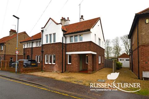 3 bedroom semi-detached house for sale, King George V Avenue, King's Lynn PE30