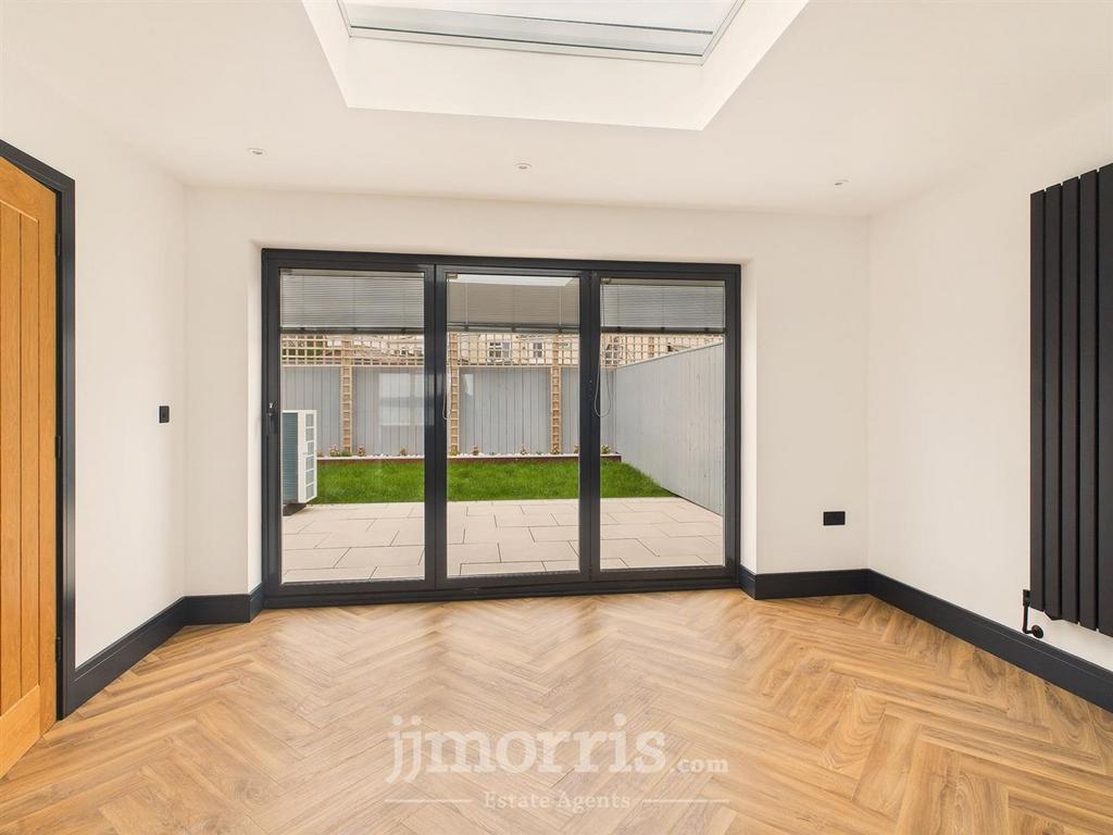 Kitchen/Dining Area