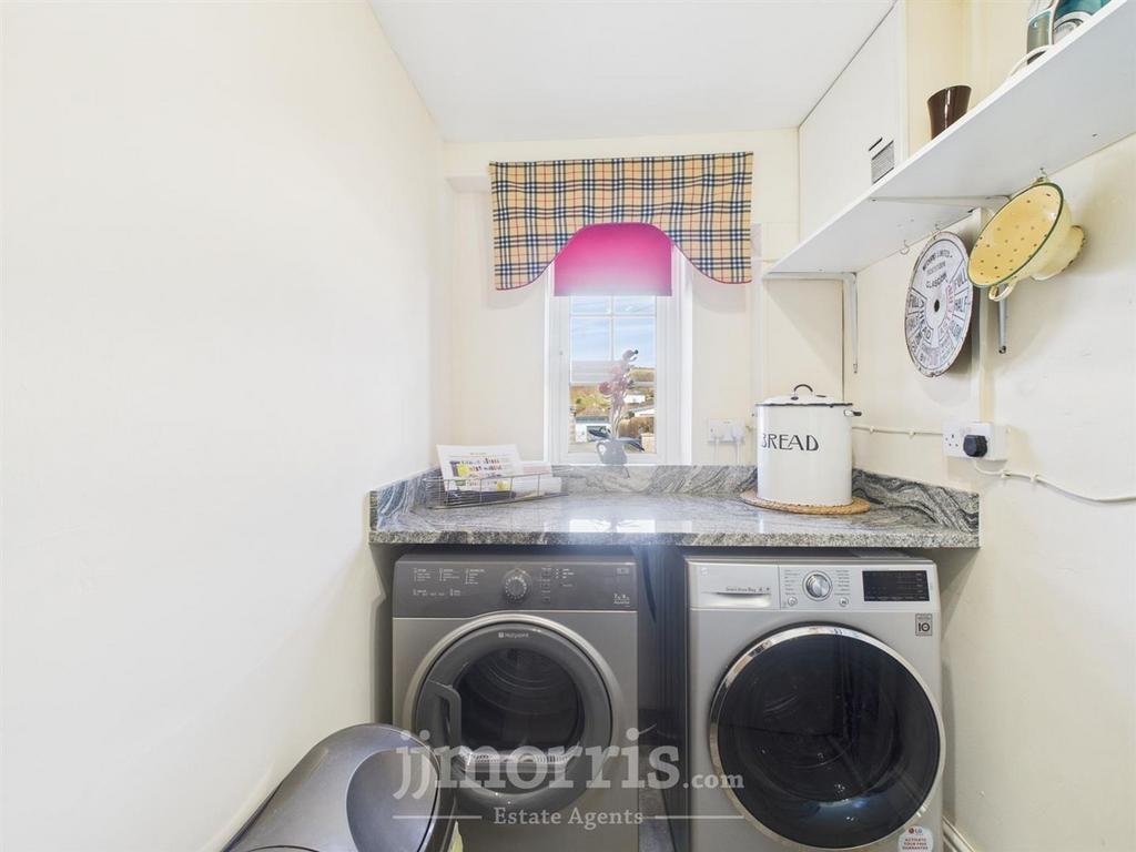 Kitchen/Utility