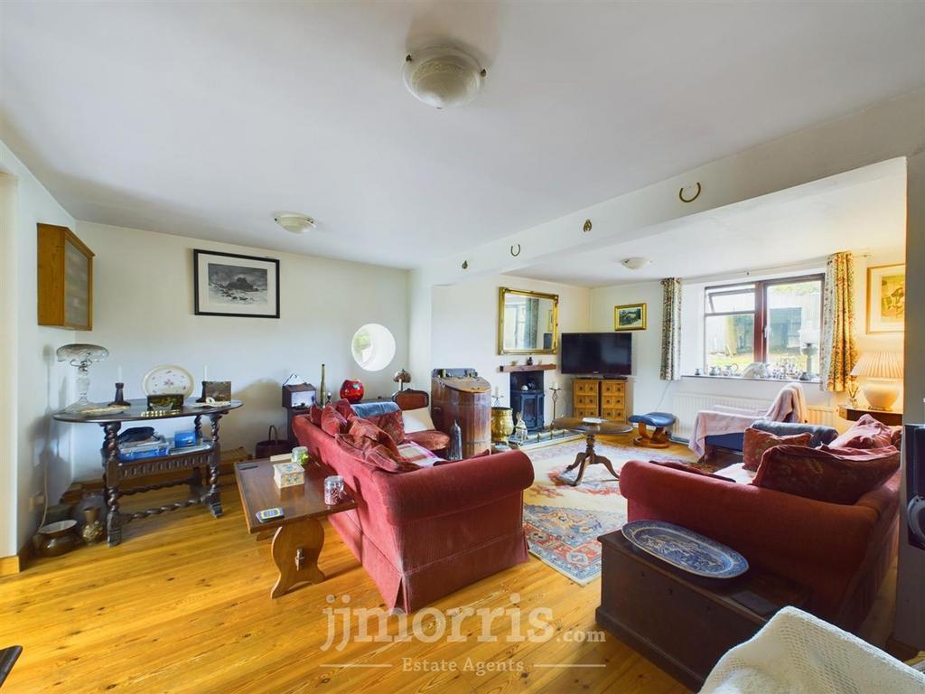 CAM02122 G0-PR0160-STILL056.jpg