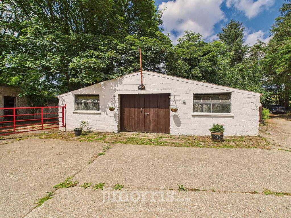 Multipurpose Shed/Garage/Workshop