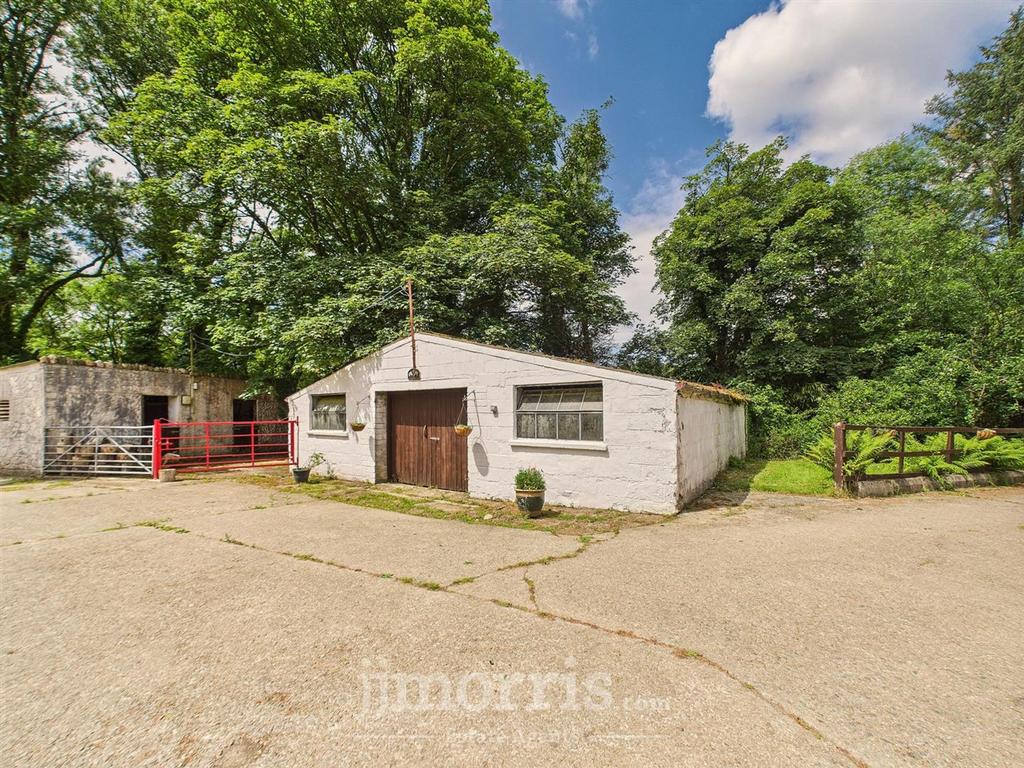 Multipurpose Shed/Garage/Workshop