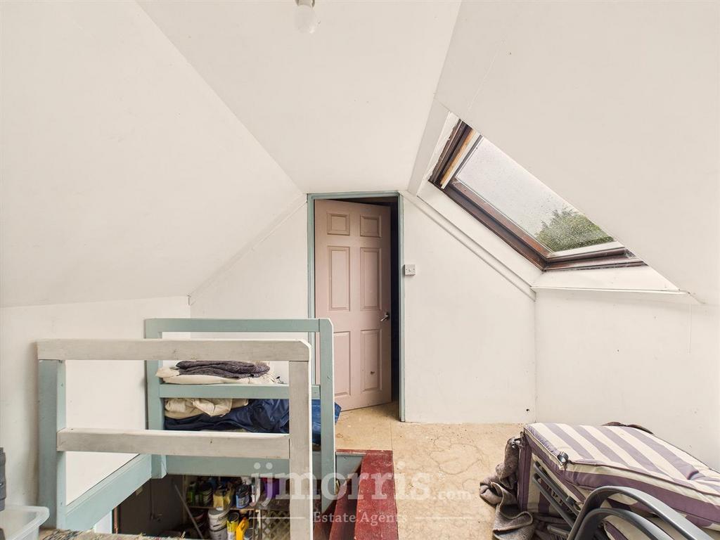 CAM02122 G0-PR0325-STILL045.jpg