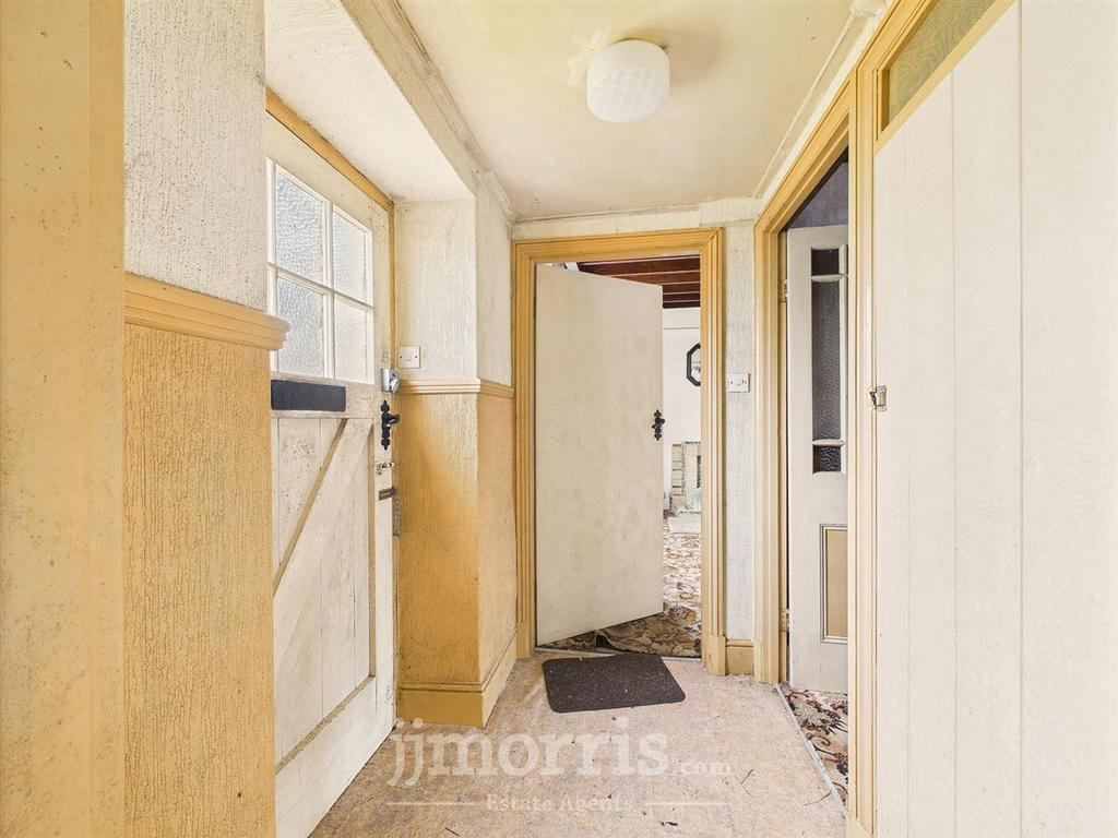 CAM05297 G0-PR0072-STILL005.jpg