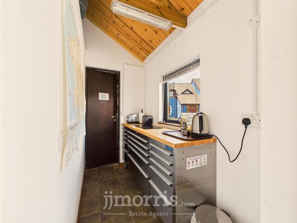 Kitchenette