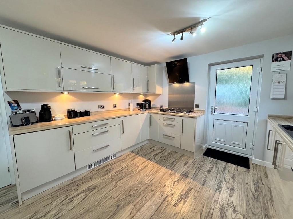Dining kitchen