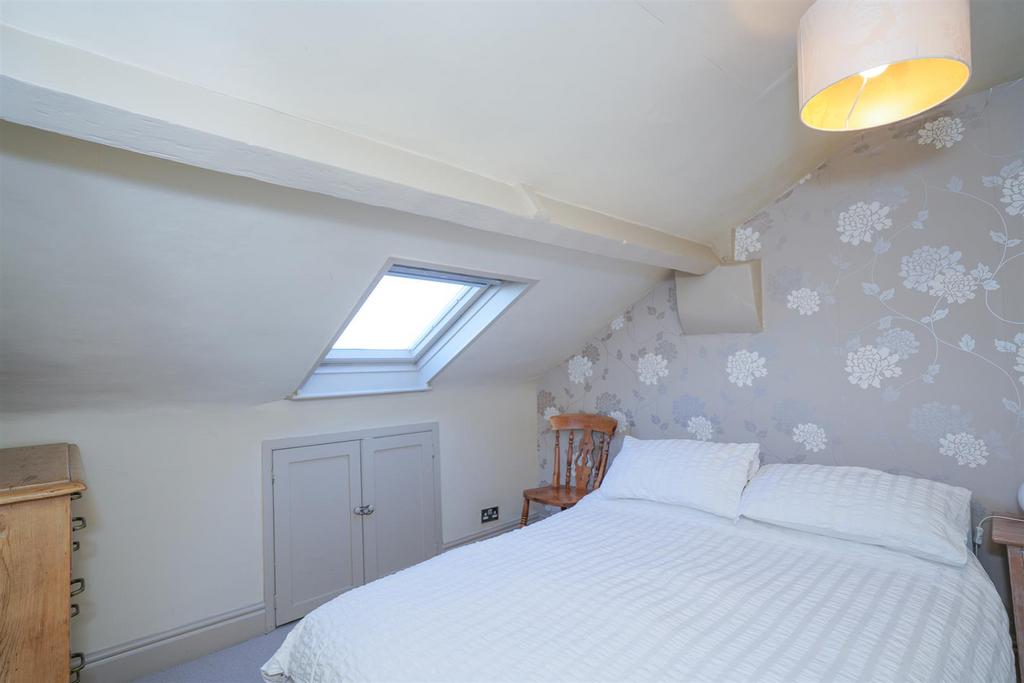 29 Milverton Cresent-7.jpg