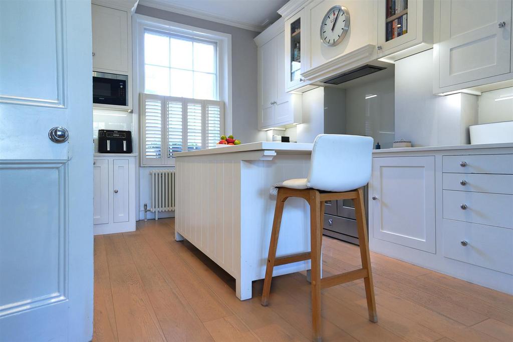 29 Milverton Cresent-18.jpg