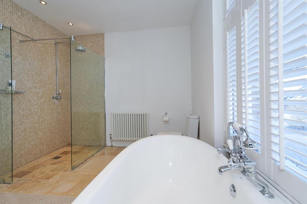 29 Milverton Cresent-6.jpg