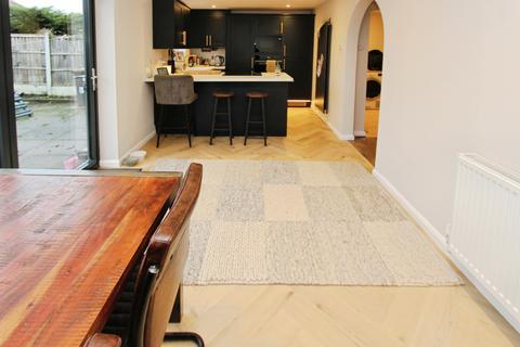 3 bedroom detached house for sale, Salcey Drive, Trowell, NG9