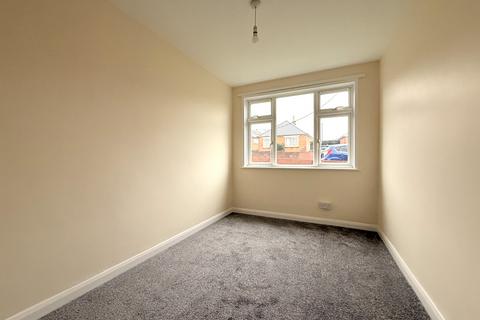2 bedroom flat to rent, Midanbury SO18