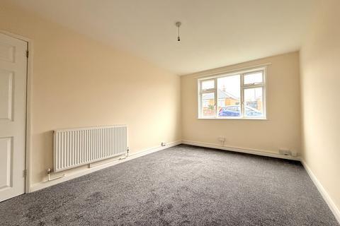2 bedroom flat to rent, Midanbury SO18