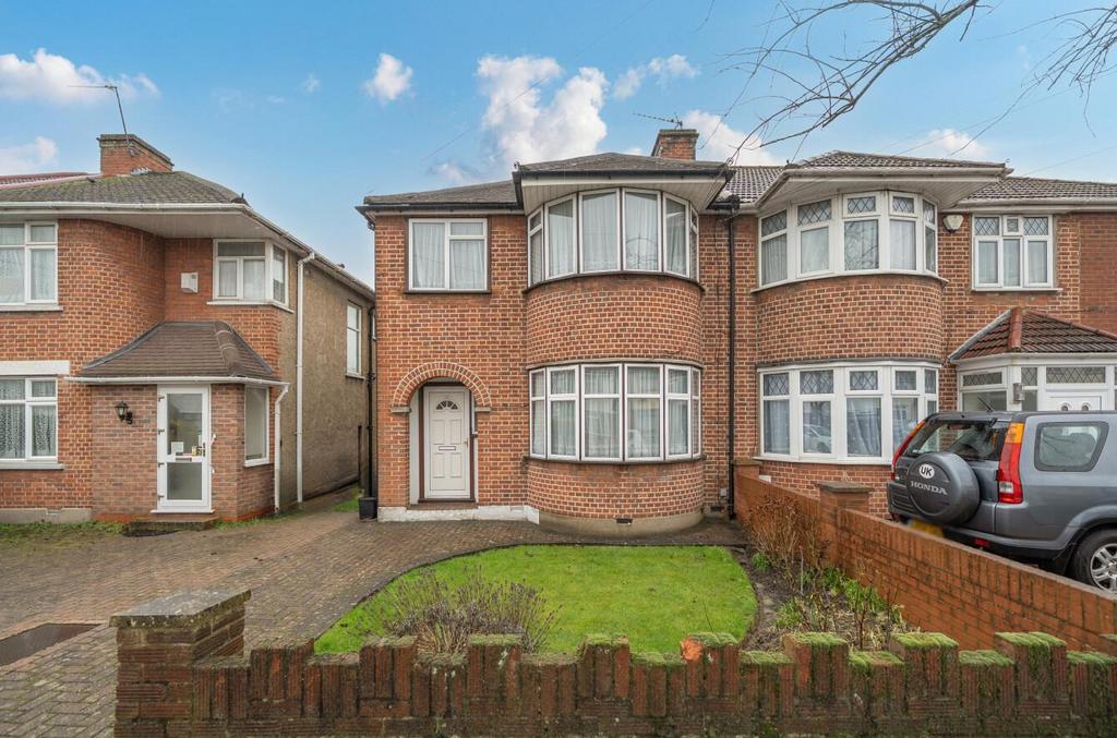 Davidson Frost-Wellings, DFW, Uppingham Avenue, Fr