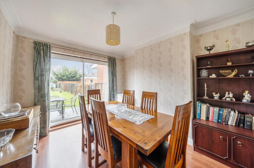 Davidson Frost-Wellings, DFW, Uppingham Avenue, Di