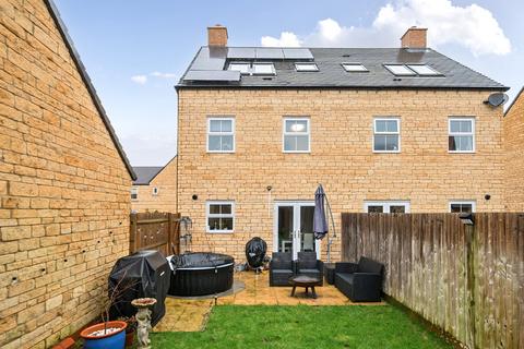 3 bedroom semi-detached house for sale, Heron Drive, Witney, Oxfordshire
