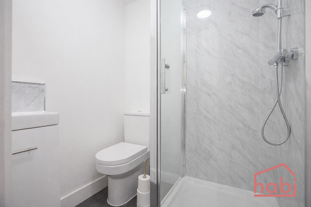 Bedroom 4 en-suite