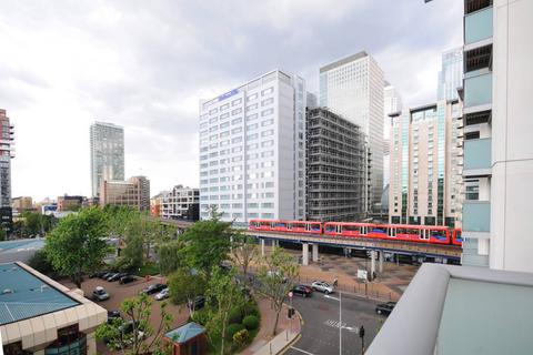 Studio to rent, Pan Peninsula, Canary Wharf, London, E14