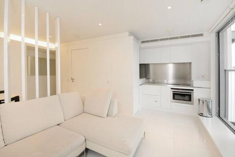 undefined, Pan Peninsula, Canary Wharf, London, E14