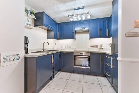 1 bedroom flat for sale, Selhurst Road, South Norwood, London, SE25