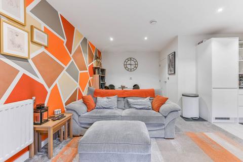 2 bedroom flat for sale, Apple Yard, Anerley, London, SE20