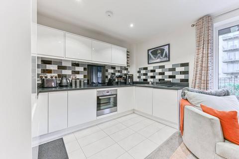 2 bedroom flat for sale, Apple Yard, Anerley, London, SE20