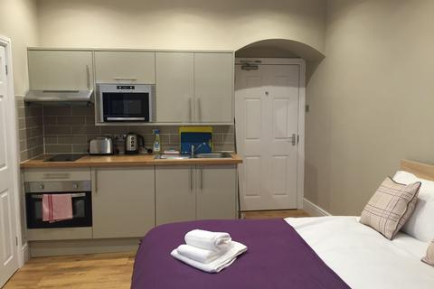 Studio to rent, Lower Park Row, Bristol BS1