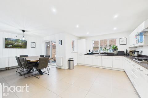 4 bedroom detached house for sale, Chestnut Lane, Littleport