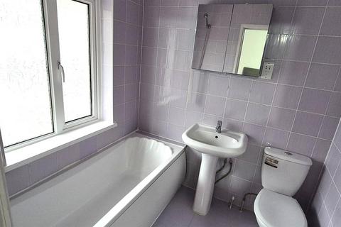 5 bedroom house to rent, Cranbourne Road, Slough