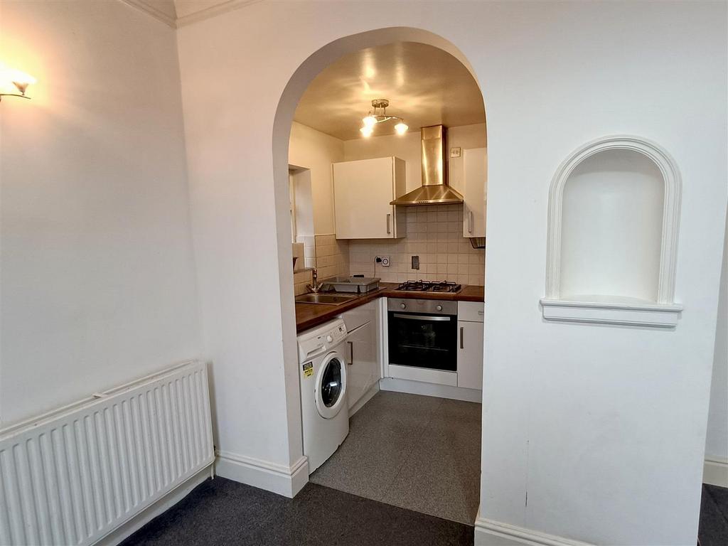 Kitchen 2.jpg