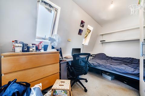 2 bedroom apartment for sale, Palace Road, London