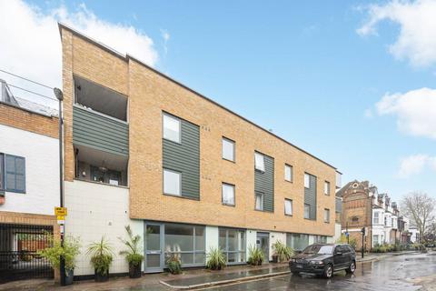 2 bedroom flat to rent, Tanners Hill, New Cross, London, SE8