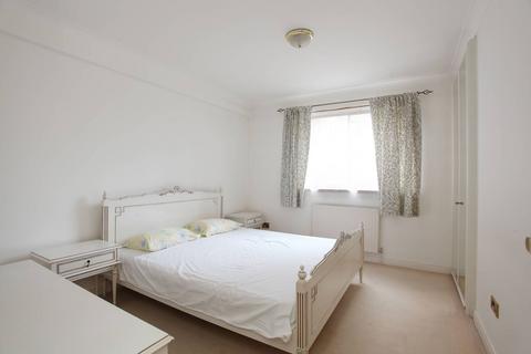 3 bedroom flat to rent, Windsor Way, Brook Green, London, W14