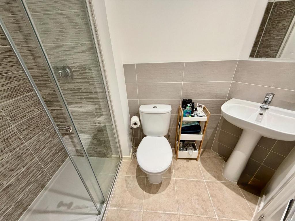En-Suite 2