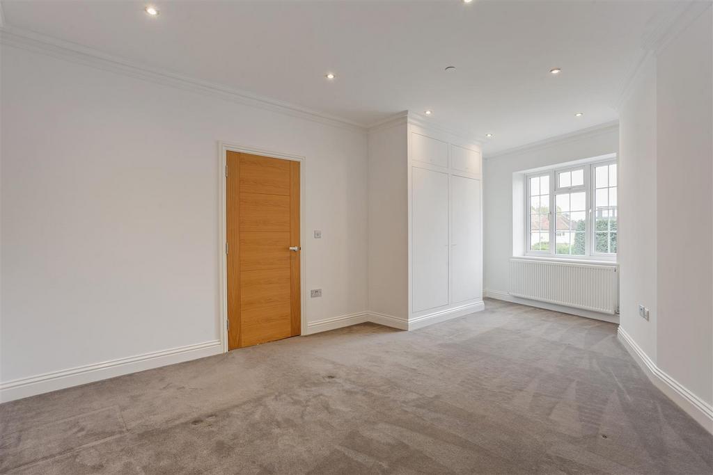 68833 Flat D 37 High Street (19).jpg